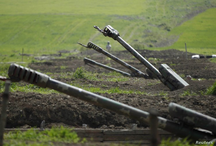 Las fuerzas de Karabaj repelieron el ataque con tanques azerbaiyanos en el sector sur de la línea del frente