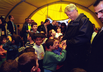 President Bill Clinton visits children in İzmit
