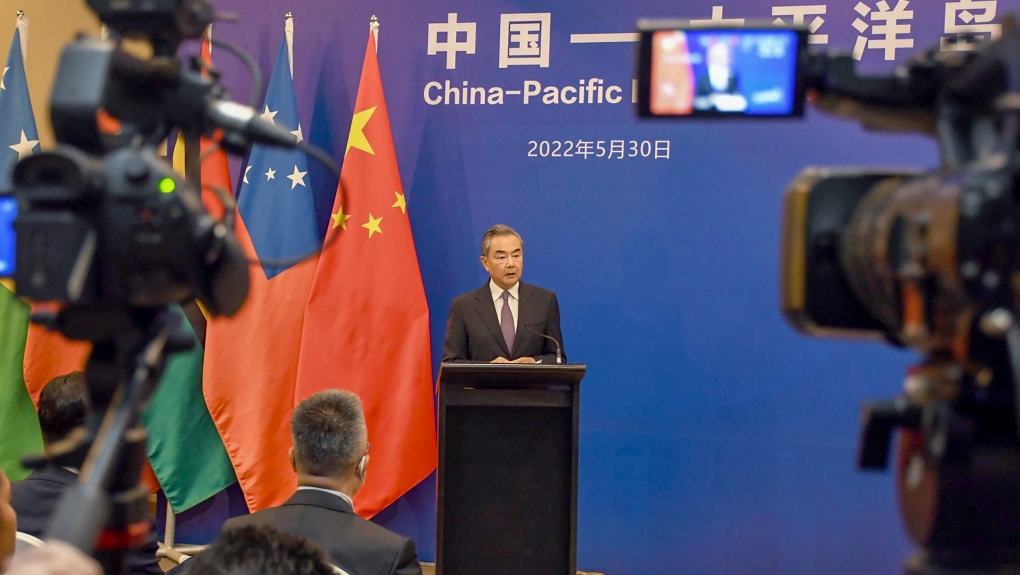 El ministro de Exteriores de China, Wang Yi, durante la cumbre virtual celebrada con 10 islas del Pacífico
