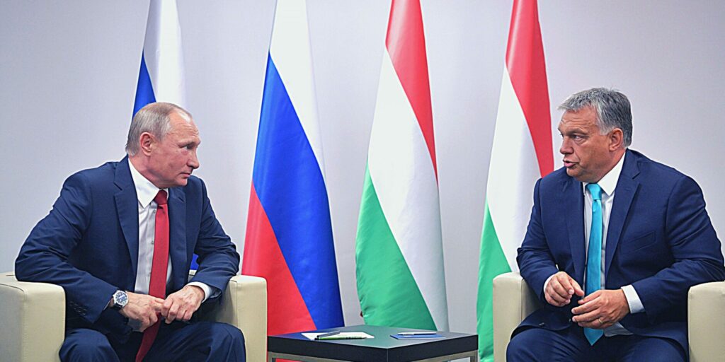 Vladimir Putin y Viktor Orbán en una reunión que mantuvieron en Budapest antes del inicio de la guerra en Ucrania