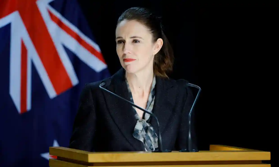 La primera ministra de Nueva Zelanda Jacinda Ardern en una rueda de prensa anunciando su intención de realizar una visita oficial a China