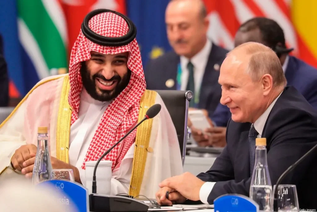 Mohamed Bin Salman y Vladimir Putin juntos en la cumbre del G20 en 2018