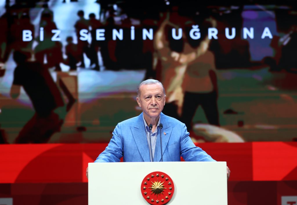 El presidente turco Recep Tayyip Erdogan se enfrentará a Kemal Kiliçdaroglu en la segunda vuelta electoral de Turquía.