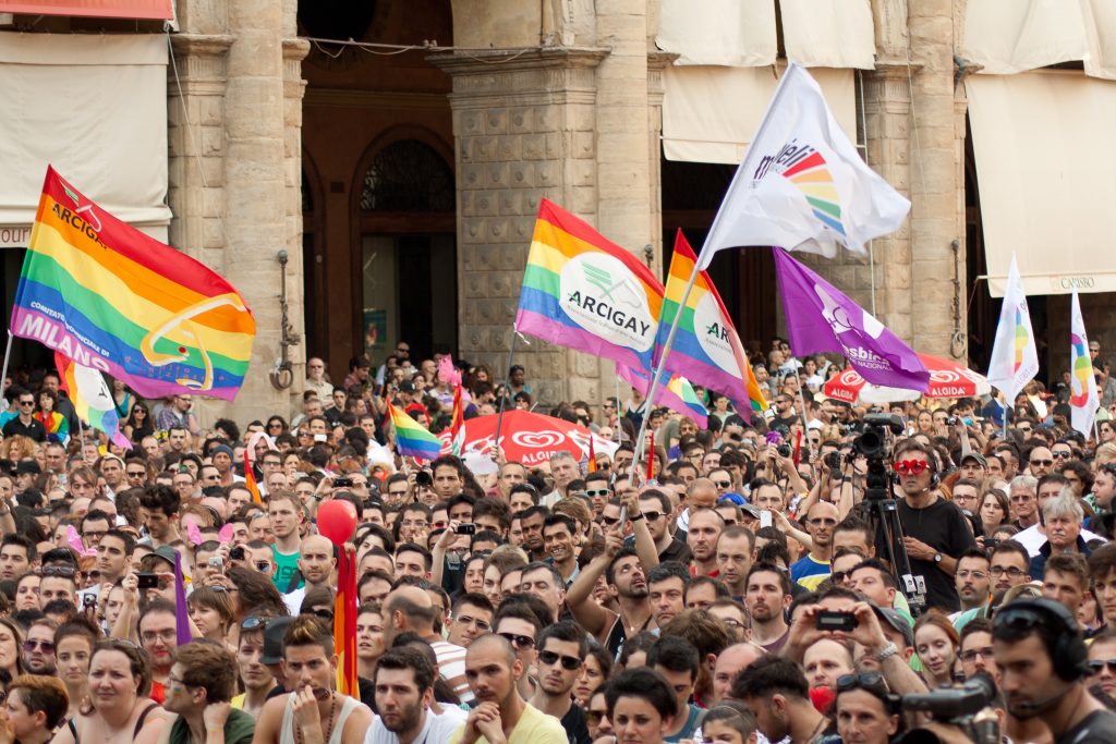 Celebración del día del orgullo en Bolonia, Italia.