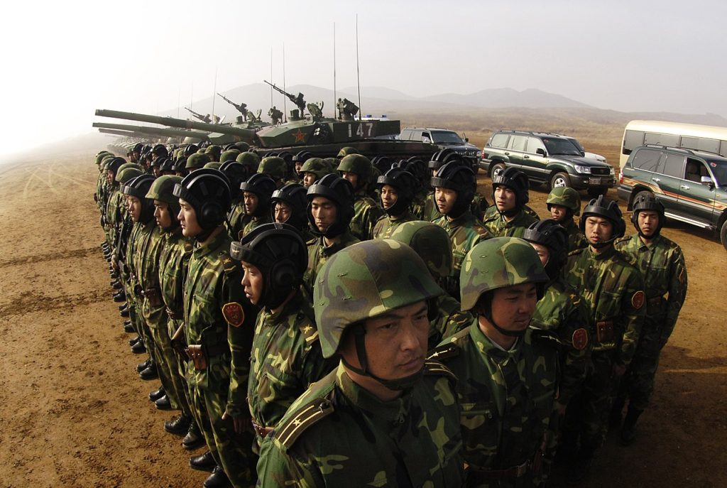 Soldados del Ejército Popular de Liberación (EPL) en una base militar de Shenyang
