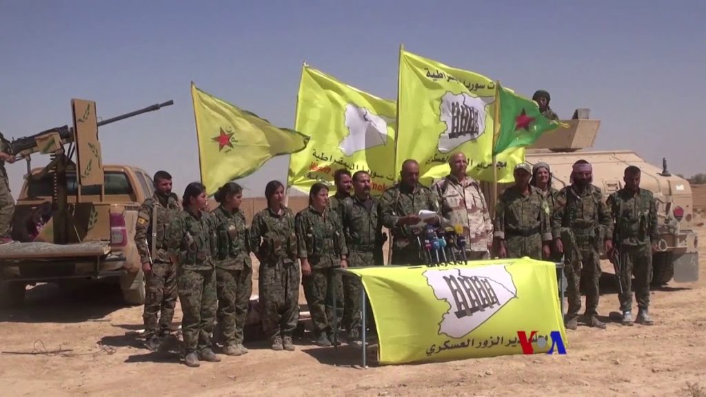 Altos rangos de las SDF y el DMC anuncian, en septiembre de 2017, una operación conjunta en el norte de Deir-Ezzor contra el ISIS.