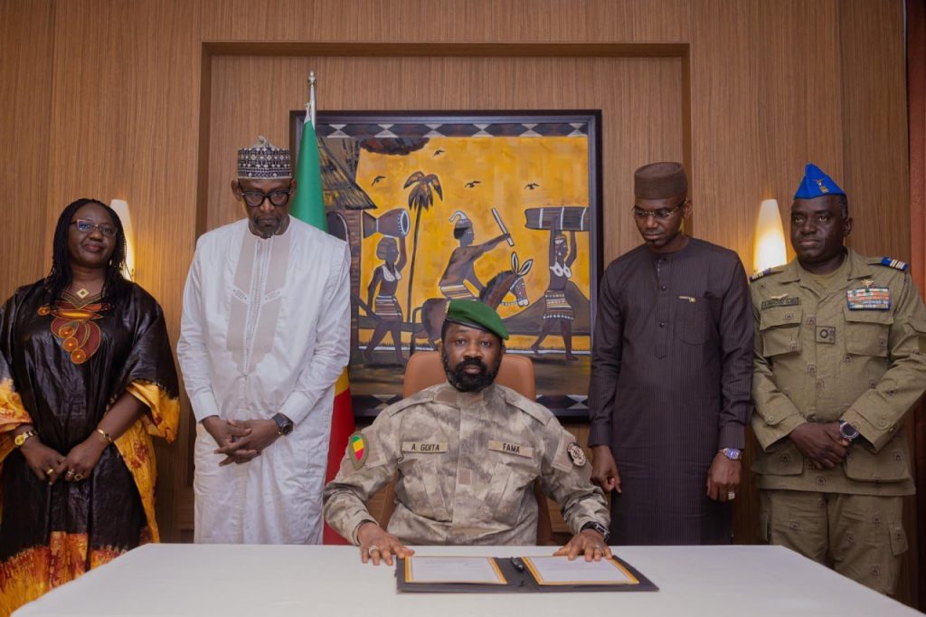 Firma de la "Alianza de Estados del Sahel" (AES) entre Mali, Burkina Faso y Níger.