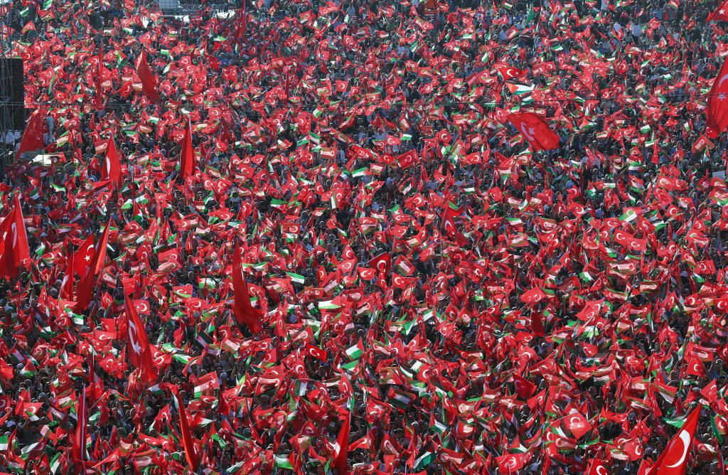 Manifestación organizada en Estambul, el 28 de octubre de 2023, en apoyo a la causa palestina. La posición de Turquía en el conflicto israelí-palestino ha ido variando con el paso de los años. 