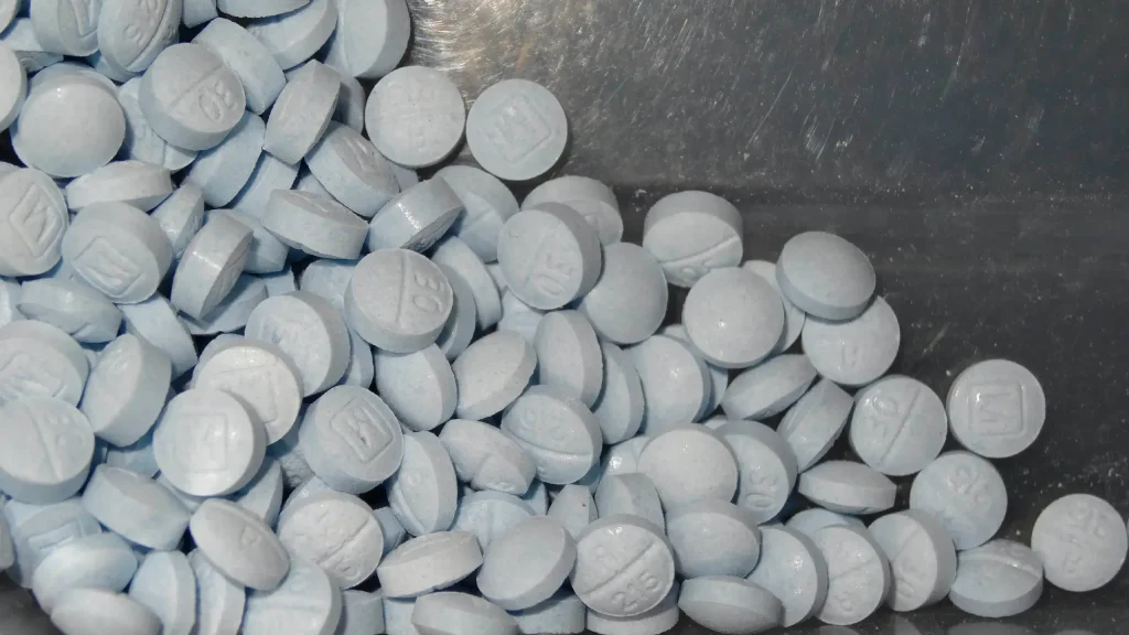 Pastillas de fentanilo requisadas por la Administración de Control de Drogas (DEA) de Estados Unidos