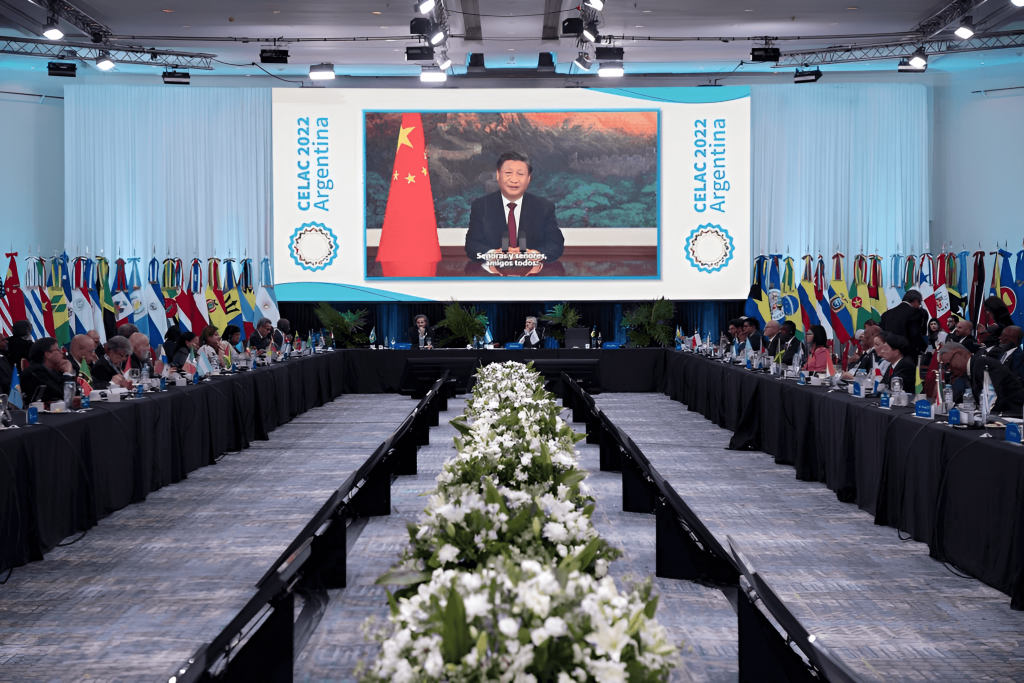 Xi Jinping participa en la cumbre de la CELAC celebrada en 2022. La influencia de China en América Latina no ha parado de crecer en los últimos años.
