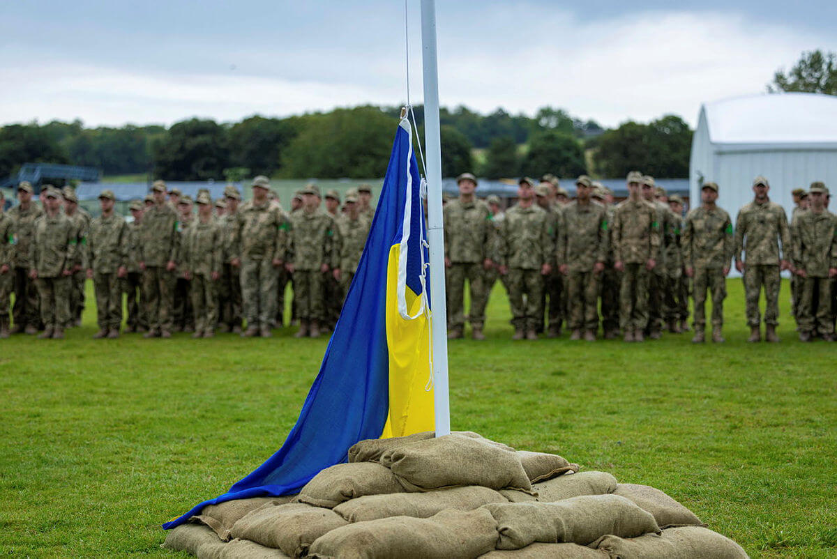 Día de la Independencia de Ucrania celebrado en un campo de entrenamiento de soldados ucranianos ubicado en Reino Unido. 