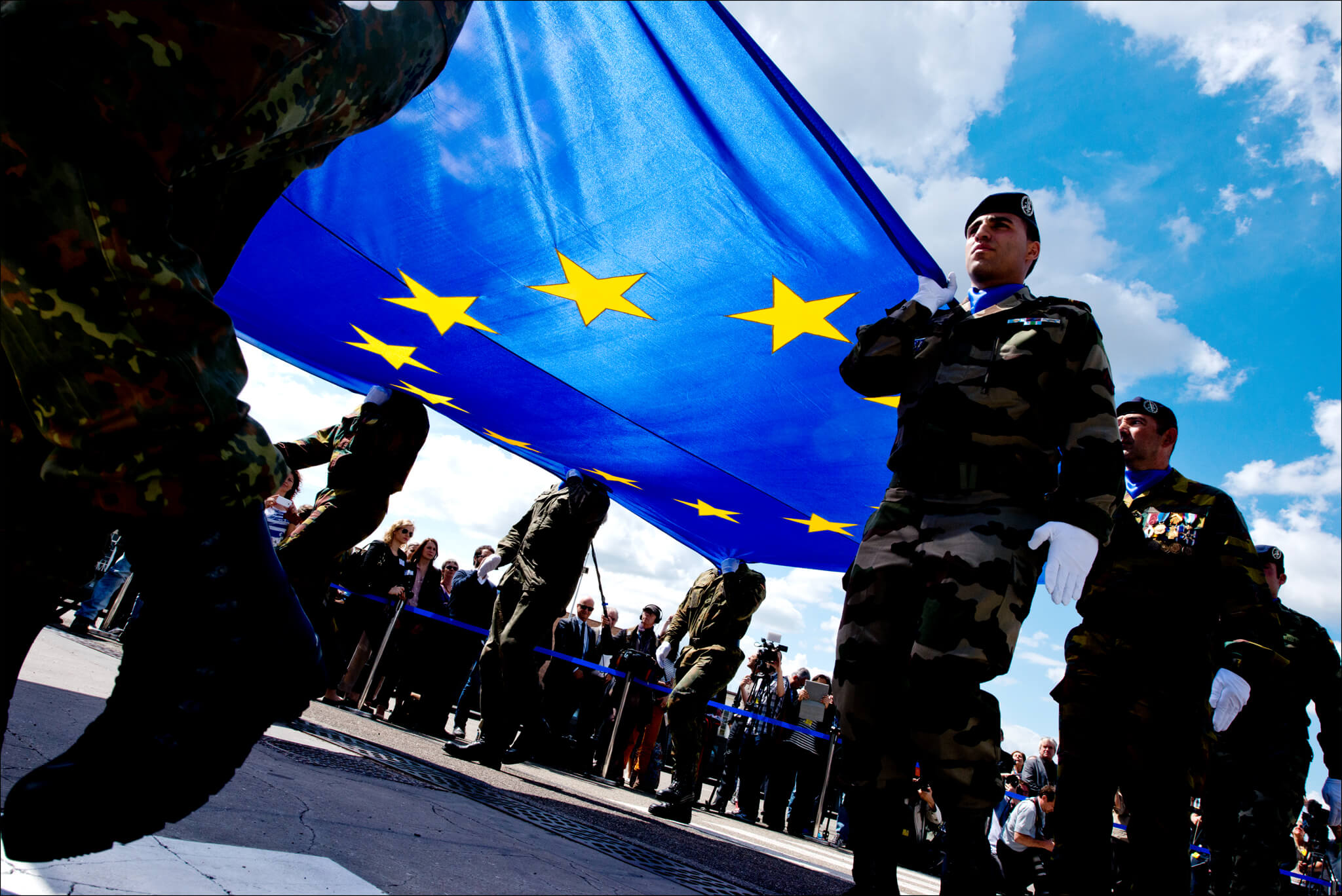 La Comisión Europea busca convertir a la Unión en una potencia industrial militar. 