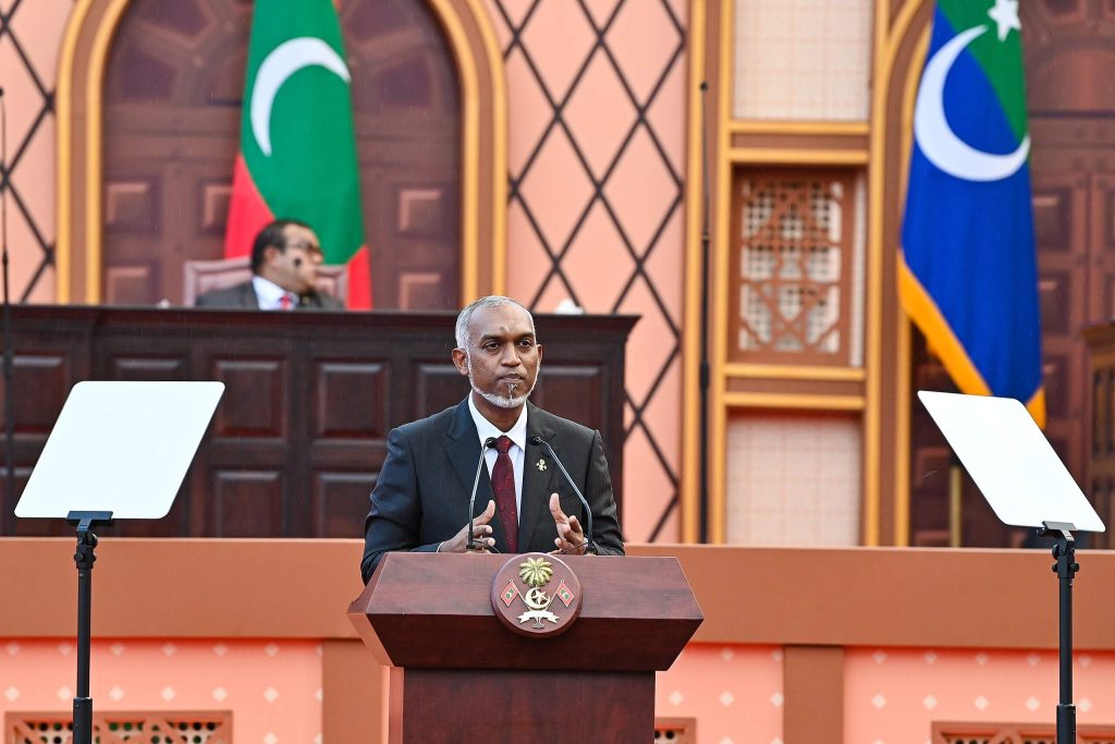 Mohamed Muizzu durante su proclamación como presidente de Maldivas. 