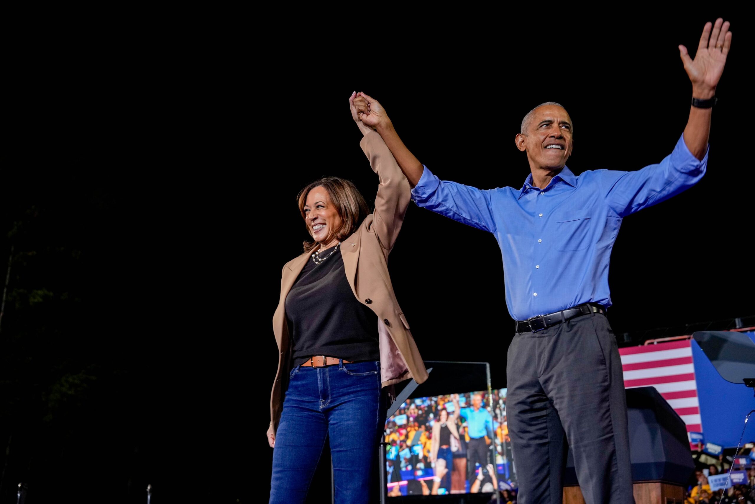 Kamala Harris, candidata demócrata, y Barack Obama, presidente entre 2009 y 2017