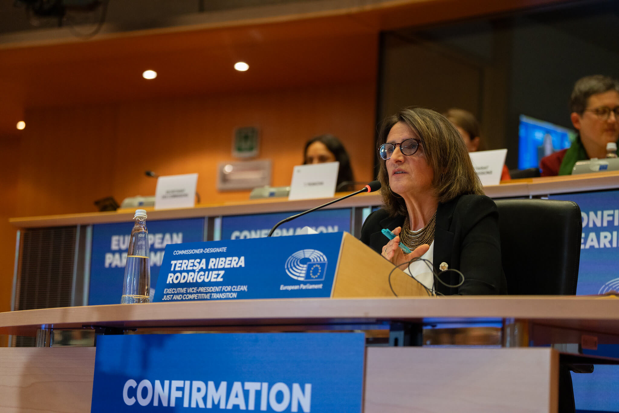 Teresa Ribera comparece ante el Parlamento Europeo para ratificar su cargo en la nueva Comisión Europea.