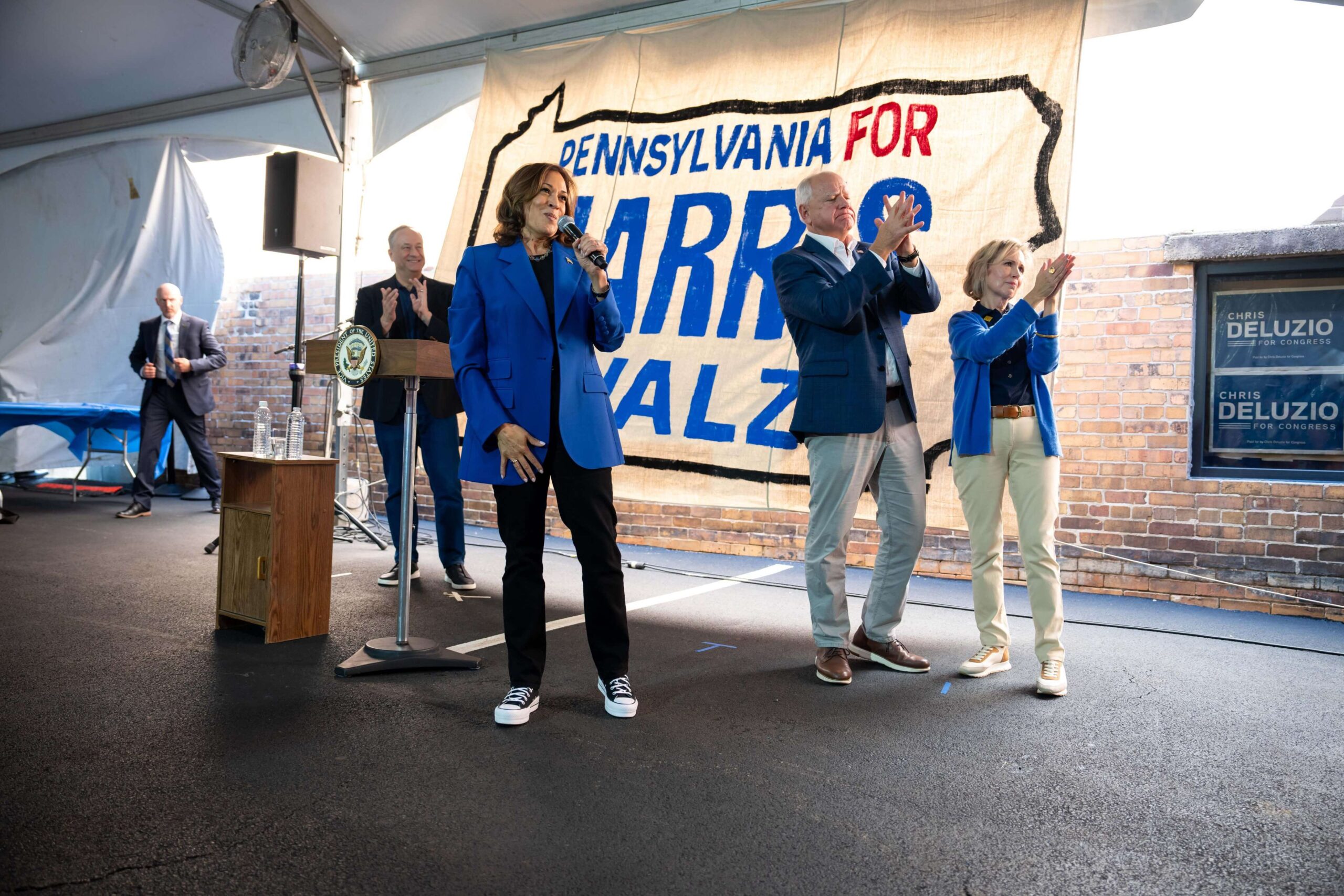 Kamala Harris y Tim Walz en Pensilvania.