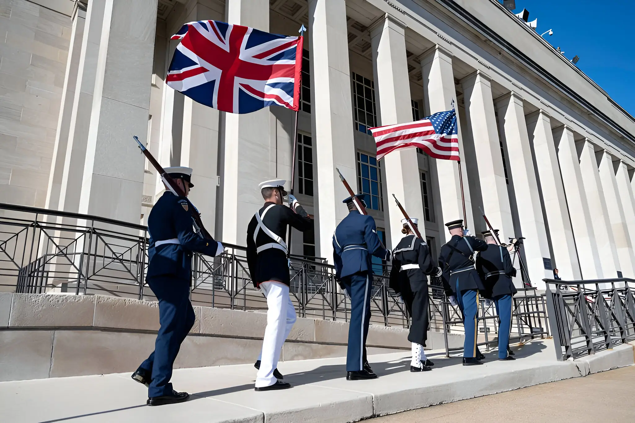 La relación entre Downing Street y la Casa Blanca ha sido, durante décadas, uno de los pilares centrales de la política exterior y de seguridad británica.