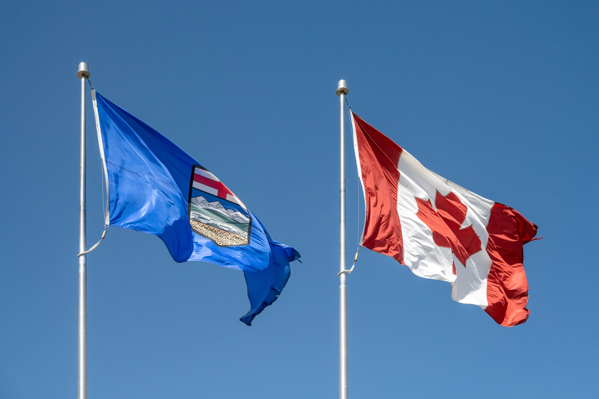 Alberta tiene uno de los movimientos autonomistas más importantes de Canadá, además de una larga historia de gobiernos conservadores.