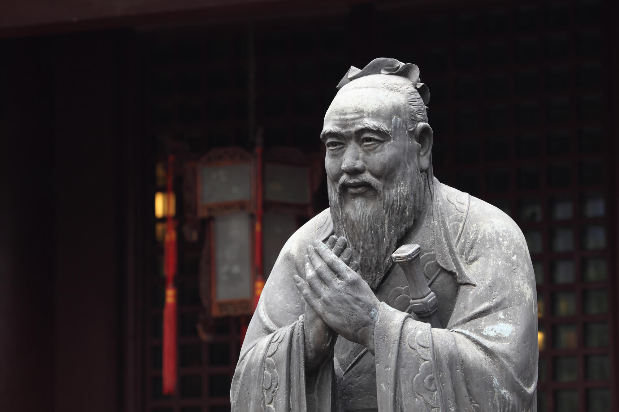 Estatua de Confucio en Shanghai, China.